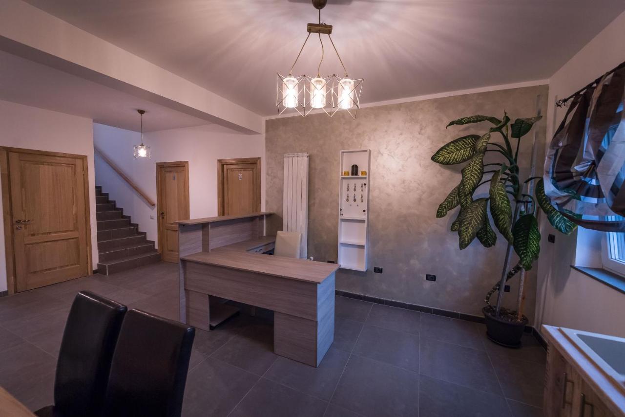 Pensiunea Giulia Home Dezmir 外观 照片