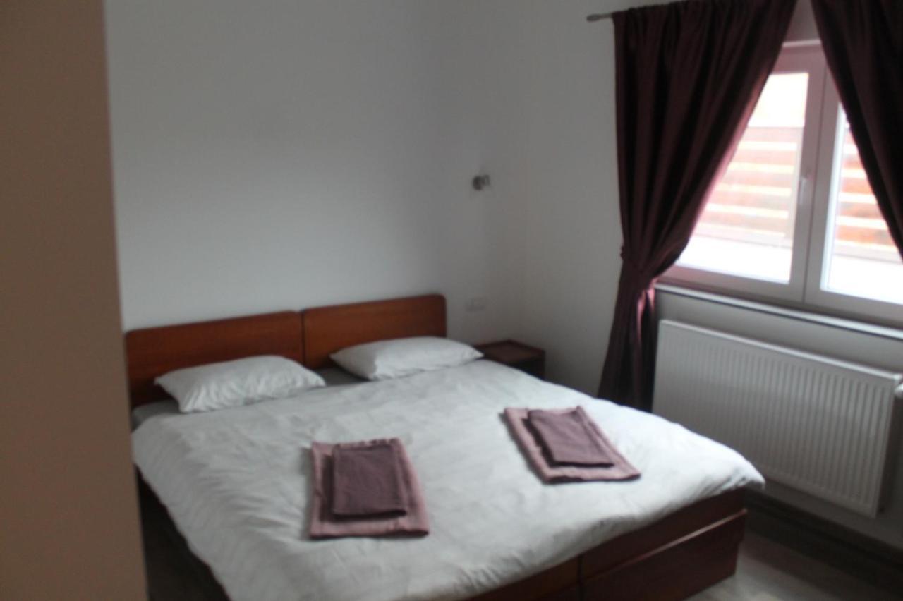 Pensiunea Giulia Home Dezmir 外观 照片