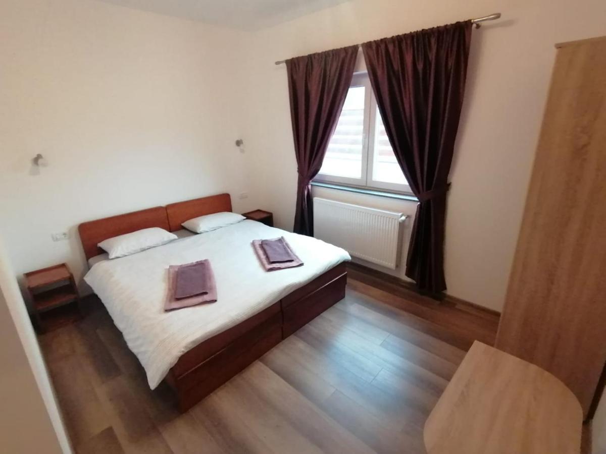Pensiunea Giulia Home Dezmir 外观 照片