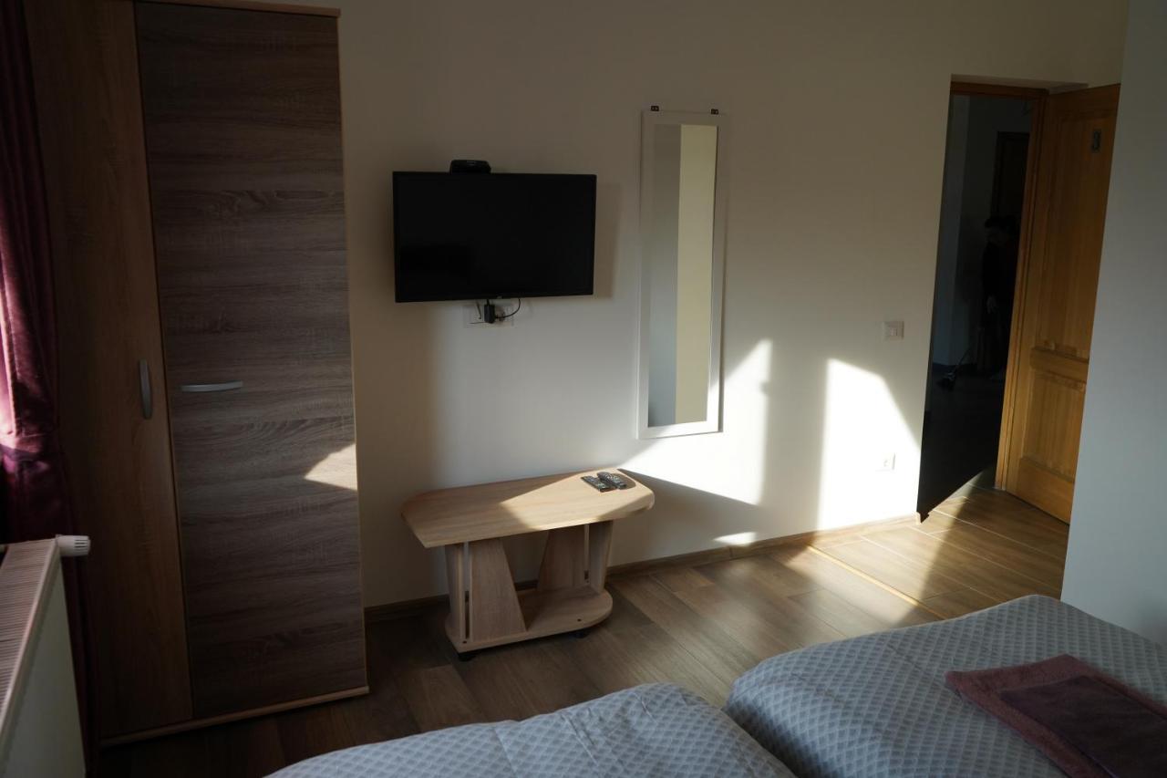 Pensiunea Giulia Home Dezmir 外观 照片