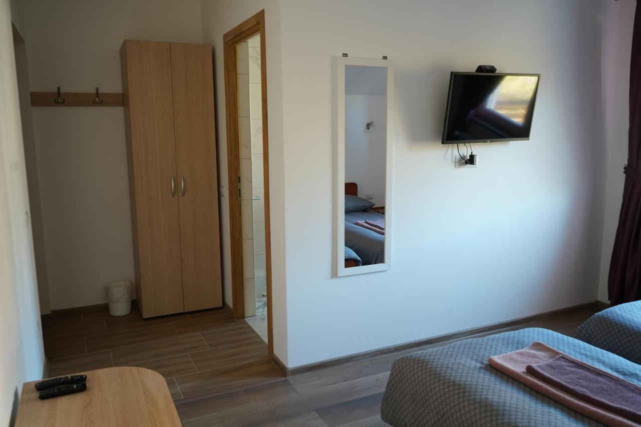 Pensiunea Giulia Home Dezmir 外观 照片