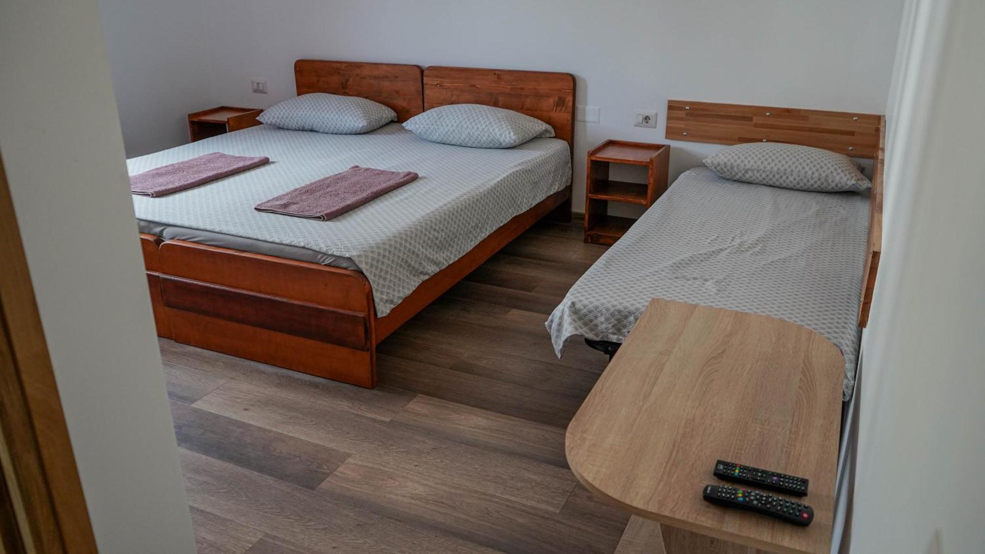Pensiunea Giulia Home Dezmir 外观 照片